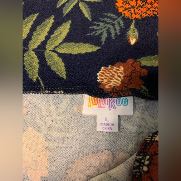 LuLaRoe CASSIE skirt, NWOT size Large. Black Floral. 26 inches long. - Picture 2 of 3